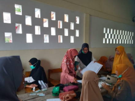 Album : KELAS LANSIA